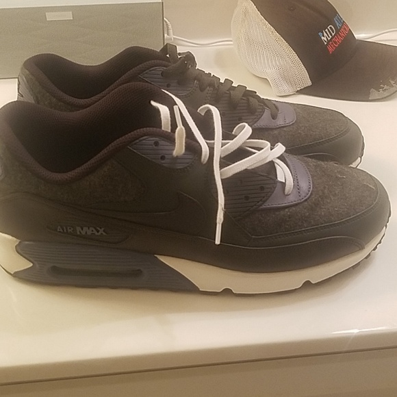 NWOT Nike air max